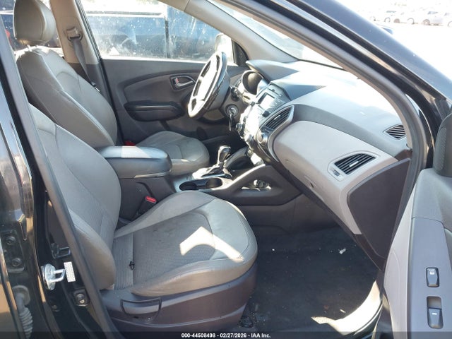KM8JU3AG2FU090349 Hyundai TUCSON SE