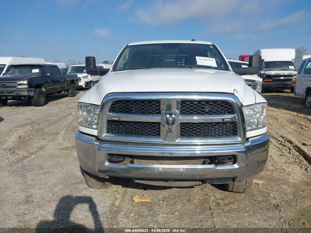 44508523 :رقم المزاد ، 3C6UR5HL2JG283394 vin ، 2018 Ram 2500 Tradesman  4x4 8' Box مزاد بيع