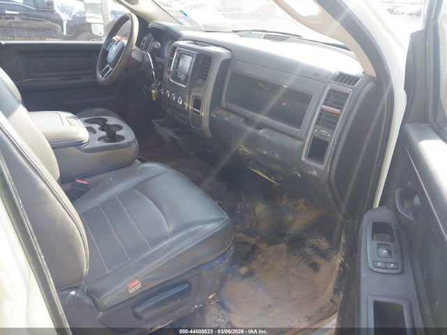 44508523 :رقم المزاد ، 3C6UR5HL2JG283394 vin ، 2018 Ram 2500 Tradesman  4x4 8' Box مزاد بيع
