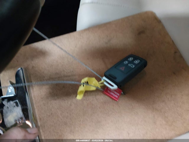 2016 VOLVO XC60 YV4612RM9G2866977 Photo 10