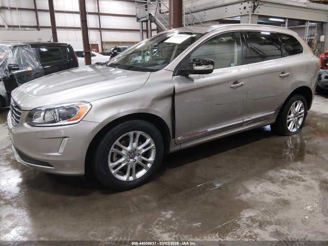 2016 VOLVO XC60 YV4612RM9G2866977 Photo 1