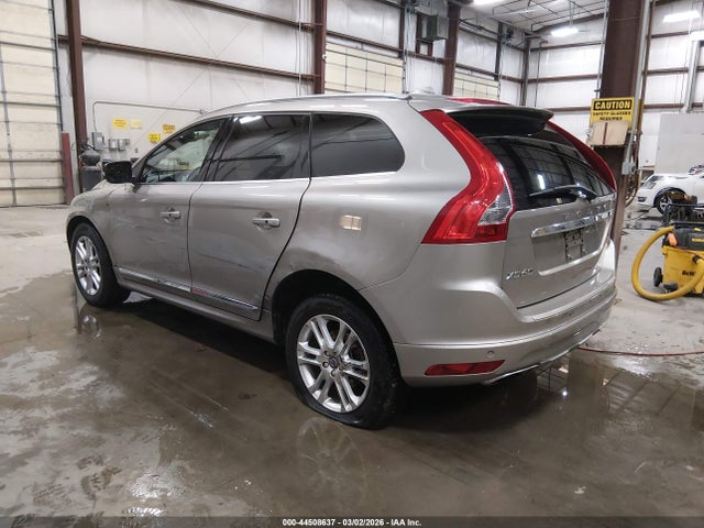 2016 VOLVO XC60 YV4612RM9G2866977 Photo 2
