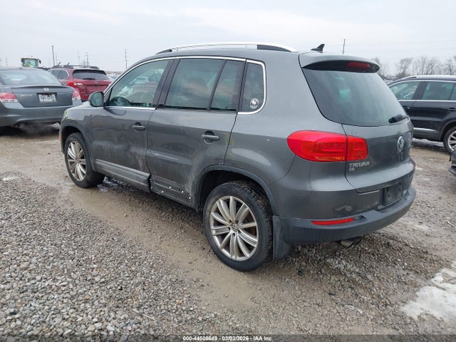 2016 VOLKSWAGEN TIGUAN WVGBV7AX2GW526714 Photo 2