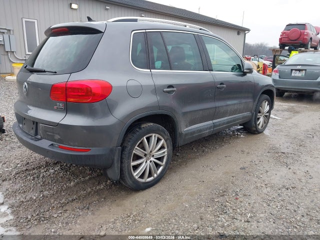2016 VOLKSWAGEN TIGUAN WVGBV7AX2GW526714 Photo 3