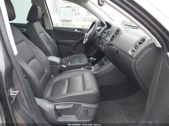 2016 VOLKSWAGEN TIGUAN WVGBV7AX2GW526714 Photo 4