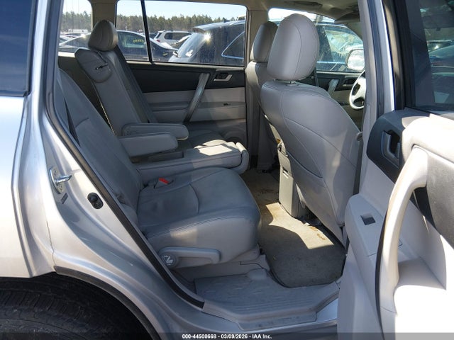 2010 TOYOTA HIGHLANDER 5TDJK3EHXAS034668 Photo 7