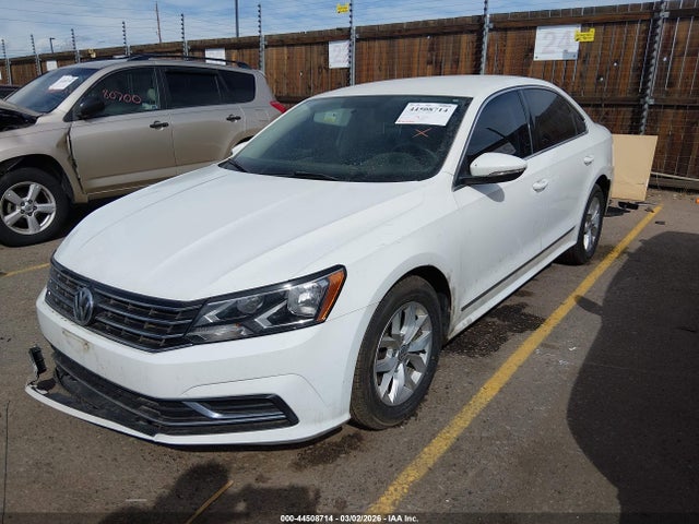 2016 VOLKSWAGEN PASSAT 1VWAT7A35GC045051 Photo 1