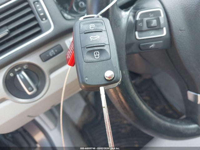 44508746 :رقم المزاد ، 1VWBN7A31EC091858 vin ، 2014 Volkswagen Passat 2.0l Tdi Se مزاد بيع