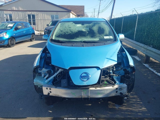 1N4AZ0CP7FC321274 Nissan LEAF S