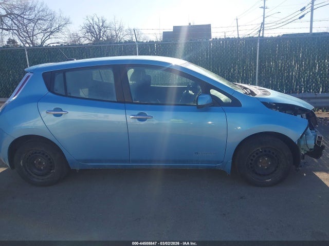 1N4AZ0CP7FC321274 Nissan LEAF S