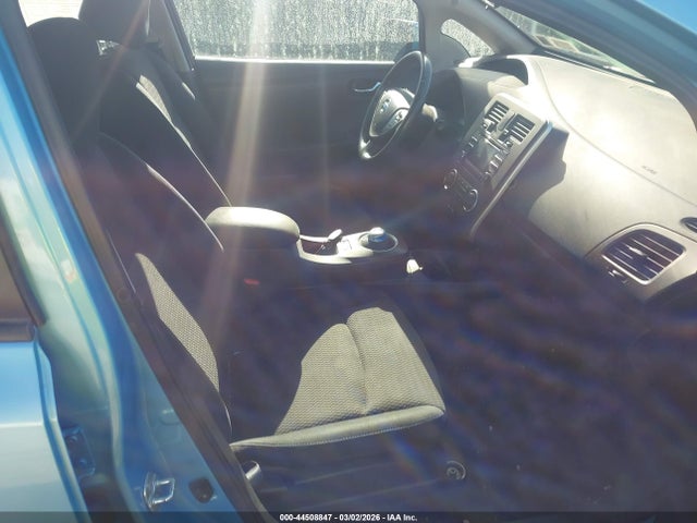 1N4AZ0CP7FC321274 Nissan LEAF S