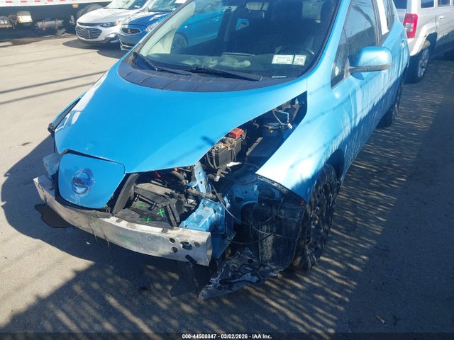1N4AZ0CP7FC321274 Nissan LEAF S