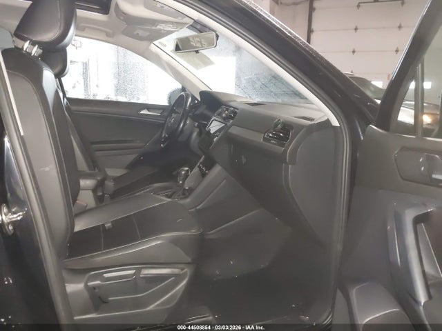 2018 VOLKSWAGEN TIGUAN 3VV2B7AX1JM002704 Photo 4