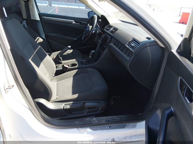 2016 Volkswagen Passat 1.8t R-line მანქანა იყიდება აუქციონზე, vin: 1VWAS7A36GC056451, აუქციონის ნომერი: 44508919
