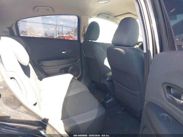 3CZRU5H33NM708863 Honda Hr-v 2wd Lx