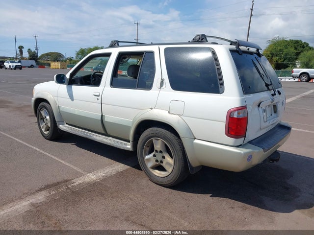 2001 INFINITI QX4 JNRDR07X01W101032 Photo 2