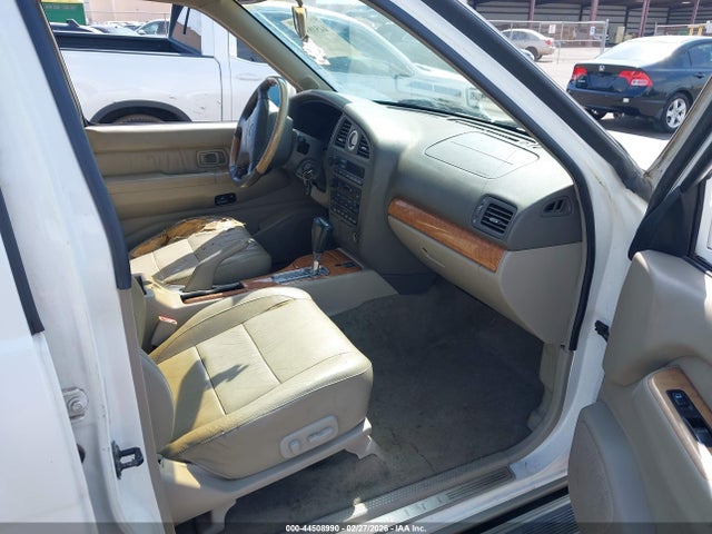 2001 INFINITI QX4 JNRDR07X01W101032 Photo 4