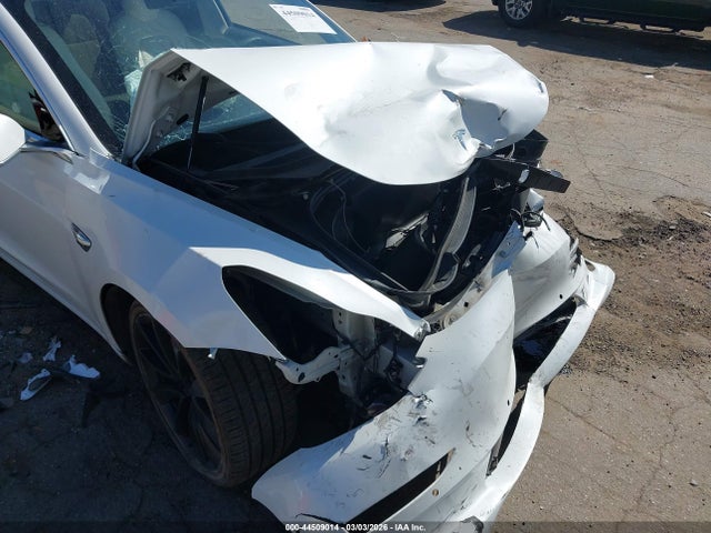 44509014 :رقم المزاد ، 5YJ3E1EB9KF514674 vin ، 2019 Tesla Model 3 Long Range/performance مزاد بيع