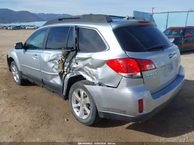 44509022 :رقم المزاد ، 4S4BRBKC0D3245950 vin ، 2013 Subaru Outback 2.5i Limited مزاد بيع