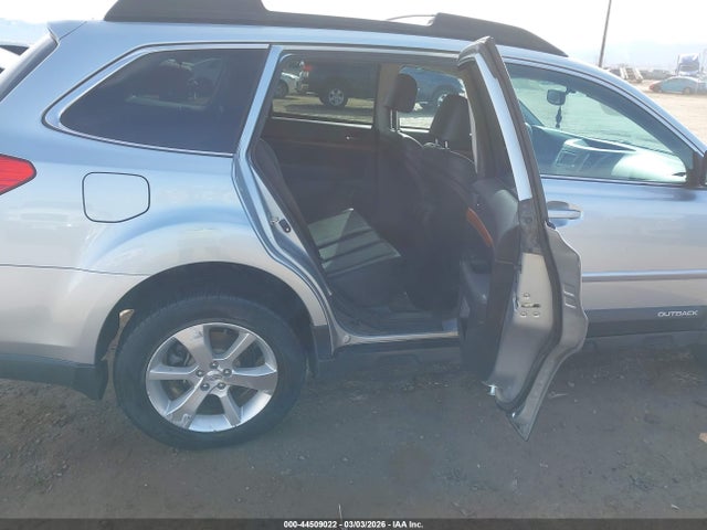 44509022 :رقم المزاد ، 4S4BRBKC0D3245950 vin ، 2013 Subaru Outback 2.5i Limited مزاد بيع