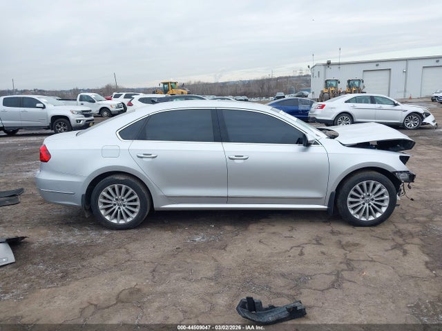 1VWBT7A36GC068682 Volkswagen Passat 1.8t Se