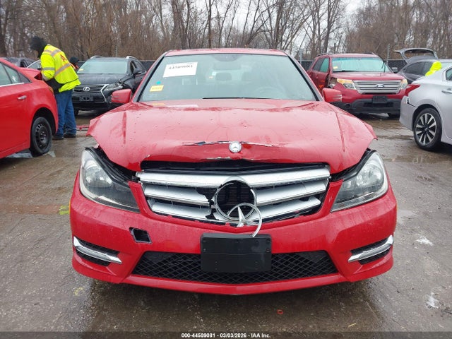 Продаж на аукціоні авто 2013 Mercedes-benz C 300 Sport 4matic, vin: WDDGF8ABXDR254284, номер лоту: 44509081