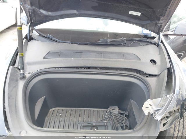2023 Tesla Model Y Awd/long Range Dual Motor All-wheel Drive მანქანა იყიდება აუქციონზე, vin: 7SAYGAEE0PF895075, აუქციონის ნომერი: 44509090