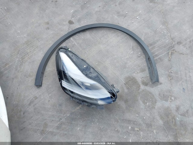 2023 Tesla Model Y Awd/long Range Dual Motor All-wheel Drive მანქანა იყიდება აუქციონზე, vin: 7SAYGAEE0PF895075, აუქციონის ნომერი: 44509090