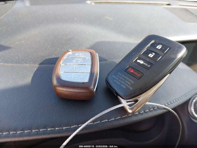 2016 LEXUS IS 200T JTHBA1D27G5024184 Photo 10