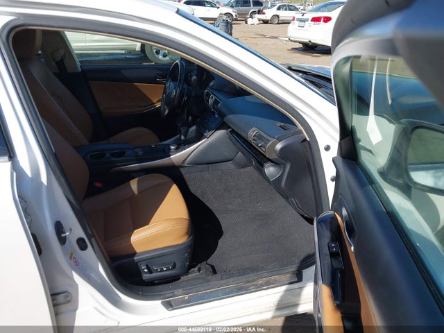 2016 LEXUS IS 200T JTHBA1D27G5024184 Photo 4