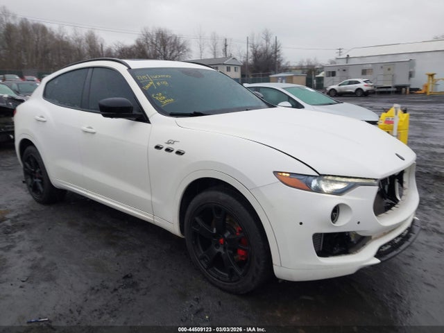 Продажа на аукционе авто 2022 Maserati Levante Gt, vin: ZN661XUA5NX383496, номер лота: 44509123