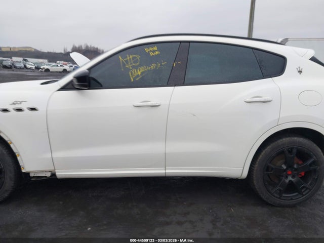 Продажа на аукционе авто 2022 Maserati Levante Gt, vin: ZN661XUA5NX383496, номер лота: 44509123
