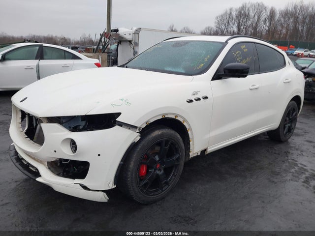 Продажа на аукционе авто 2022 Maserati Levante Gt, vin: ZN661XUA5NX383496, номер лота: 44509123