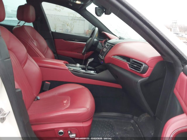 Продажа на аукционе авто 2022 Maserati Levante Gt, vin: ZN661XUA5NX383496, номер лота: 44509123