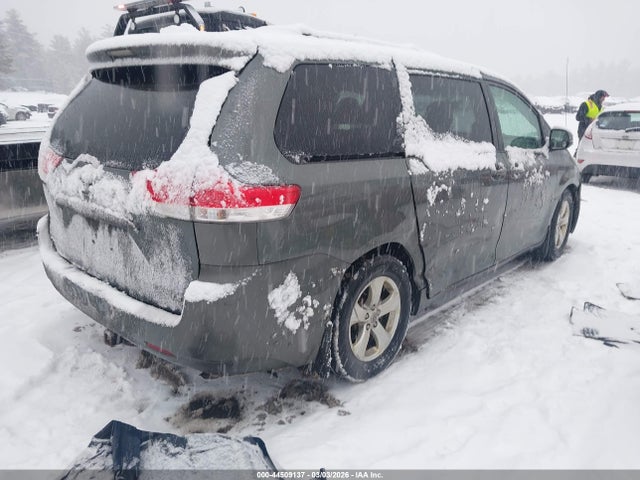 5TDKK3DC6ES519552 Toyota Sienna Le V6 8 Passenger