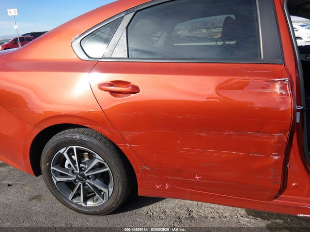 44509184 :رقم المزاد ، 3KPF24AD8PE526682 vin ، 2023 Kia Forte Lxs مزاد بيع