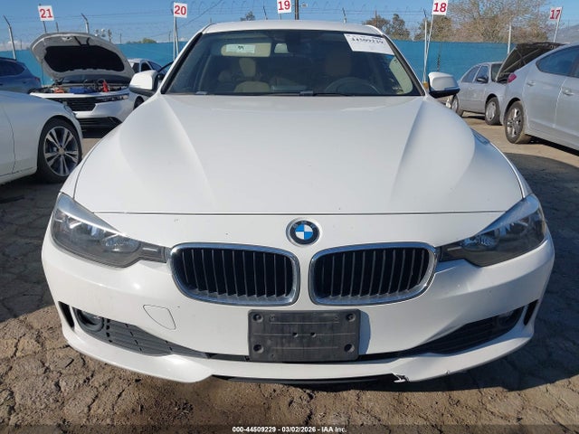 BMW 320i 2015 WBA3B1G55FNT03461 Image 12