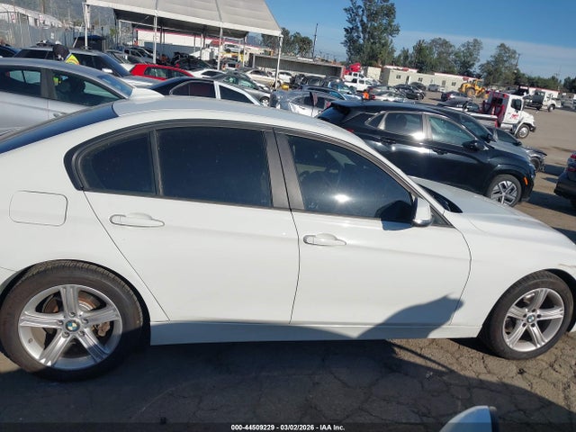 BMW 320i 2015 WBA3B1G55FNT03461 Image 13