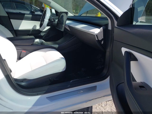 2020 Tesla Model 3 Standard Range Plus Rear-wheel Drive/standard Range Rear-wheel Drive მანქანა იყიდება აუქციონზე, vin: 5YJ3E1EA7LF634742, აუქციონის ნომერი: 44509308