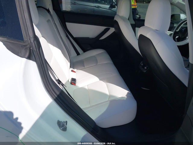 2020 Tesla Model 3 Standard Range Plus Rear-wheel Drive/standard Range Rear-wheel Drive მანქანა იყიდება აუქციონზე, vin: 5YJ3E1EA7LF634742, აუქციონის ნომერი: 44509308