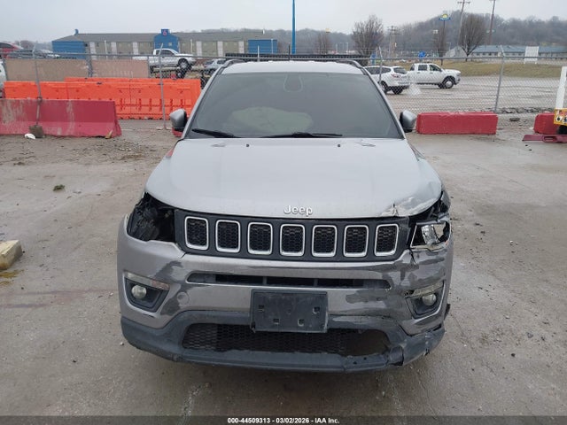 44509313 :رقم المزاد ، 3C4NJDBB8LT139339 vin ، 2020 Jeep Compass Latitude 4x4 مزاد بيع