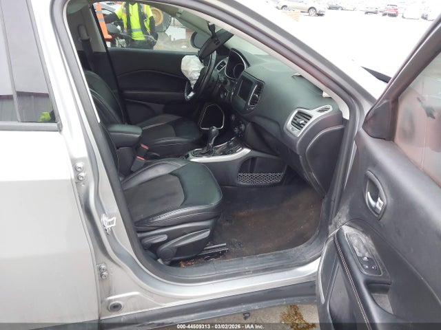 44509313 :رقم المزاد ، 3C4NJDBB8LT139339 vin ، 2020 Jeep Compass Latitude 4x4 مزاد بيع