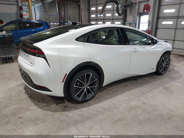 JTDADABU0R3020842 Toyota Prius Xle Awd-e