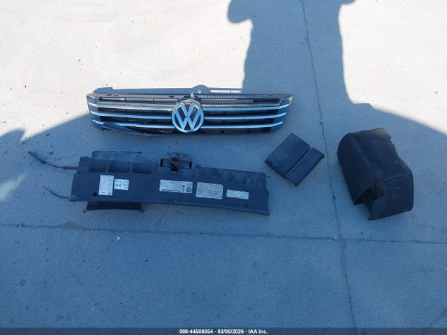 44509354 :رقم المزاد ، 1VWAT7A30FC006253 vin ، 2015 Volkswagen Passat 1.8t Wolfsburg Edition مزاد بيع