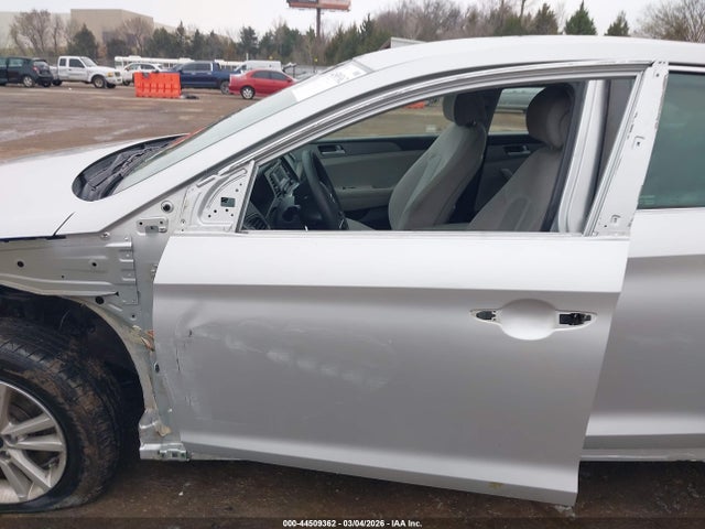 2015 Hyundai Sonata Se მანქანა იყიდება აუქციონზე, vin: 5NPE24AF8FH031096, აუქციონის ნომერი: 44509362