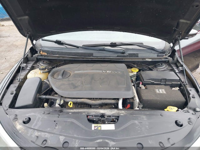 2015 Chrysler 200 C მანქანა იყიდება აუქციონზე, vin: 1C3CCCCG0FN514753, აუქციონის ნომერი: 44509380