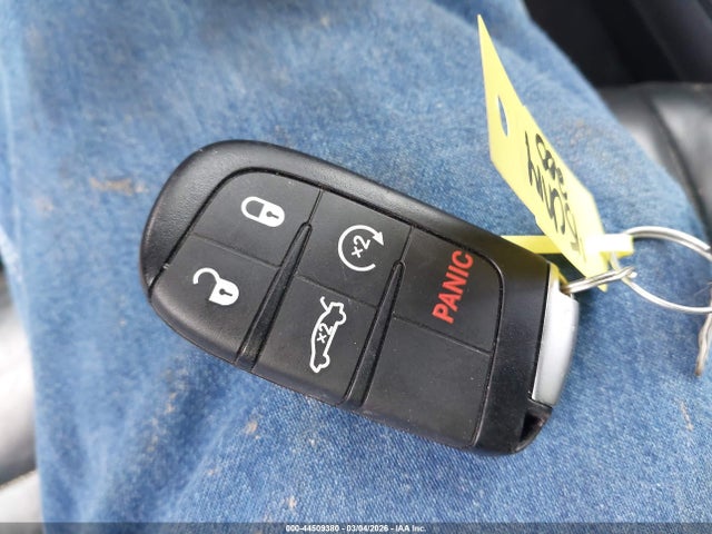 2015 Chrysler 200 C მანქანა იყიდება აუქციონზე, vin: 1C3CCCCG0FN514753, აუქციონის ნომერი: 44509380