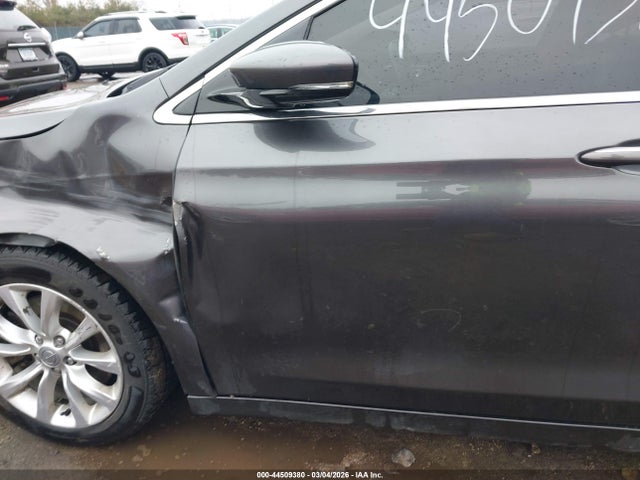 2015 Chrysler 200 C მანქანა იყიდება აუქციონზე, vin: 1C3CCCCG0FN514753, აუქციონის ნომერი: 44509380