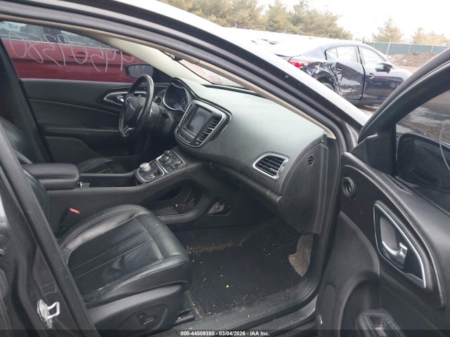 2015 Chrysler 200 C მანქანა იყიდება აუქციონზე, vin: 1C3CCCCG0FN514753, აუქციონის ნომერი: 44509380