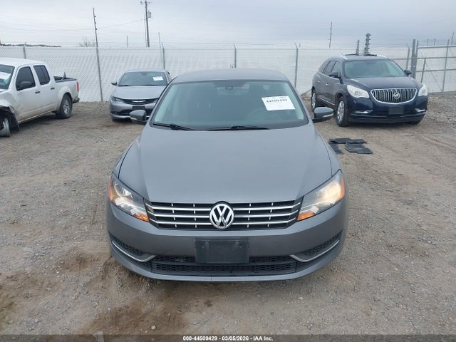 Продажа на аукционе авто 2012 Volkswagen Passat 2.5l S, vin: 1VWAP7A30CC077176, номер лота: 44509429